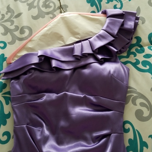 One shoulder Dress - Picture 3 of 4